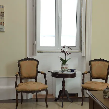 Dukes Corner בית הארחה 3*