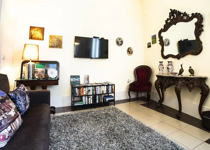 بيت ضيافة Dukes Corner بورتو