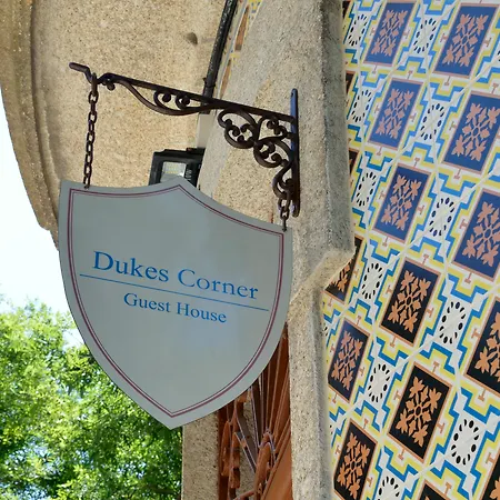 Dukes Corner Penzion Porto